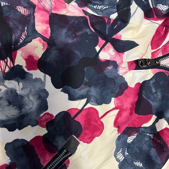 Lululemon Miss Misty Pullover inky floral berry - Picture 7 of 7